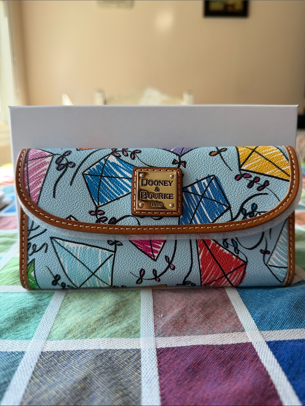 🪁 DOONEY AND BURKE KITE CONTINENTAL CLUTCH🪁 NWT 🪁 - Picture 2 of 16